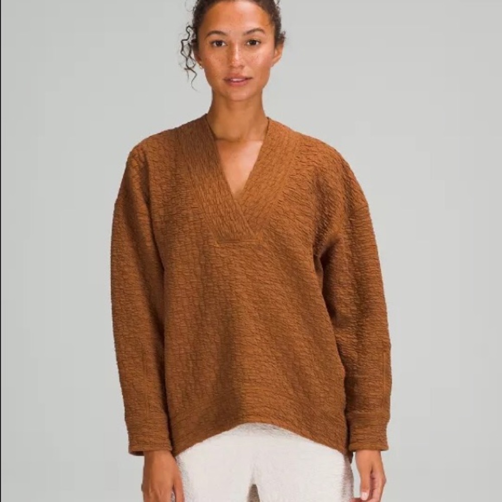 Lululemon Rippled V-neck Pullover